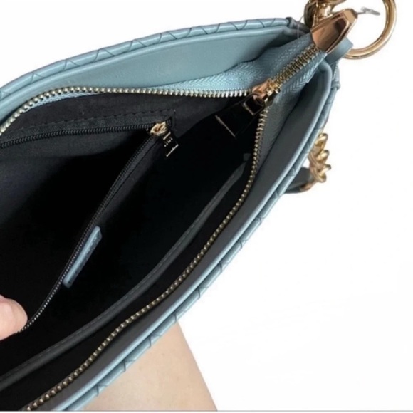 MW Shoulder Bag with Gold Chain Faux Leather - Picture 9 of 13